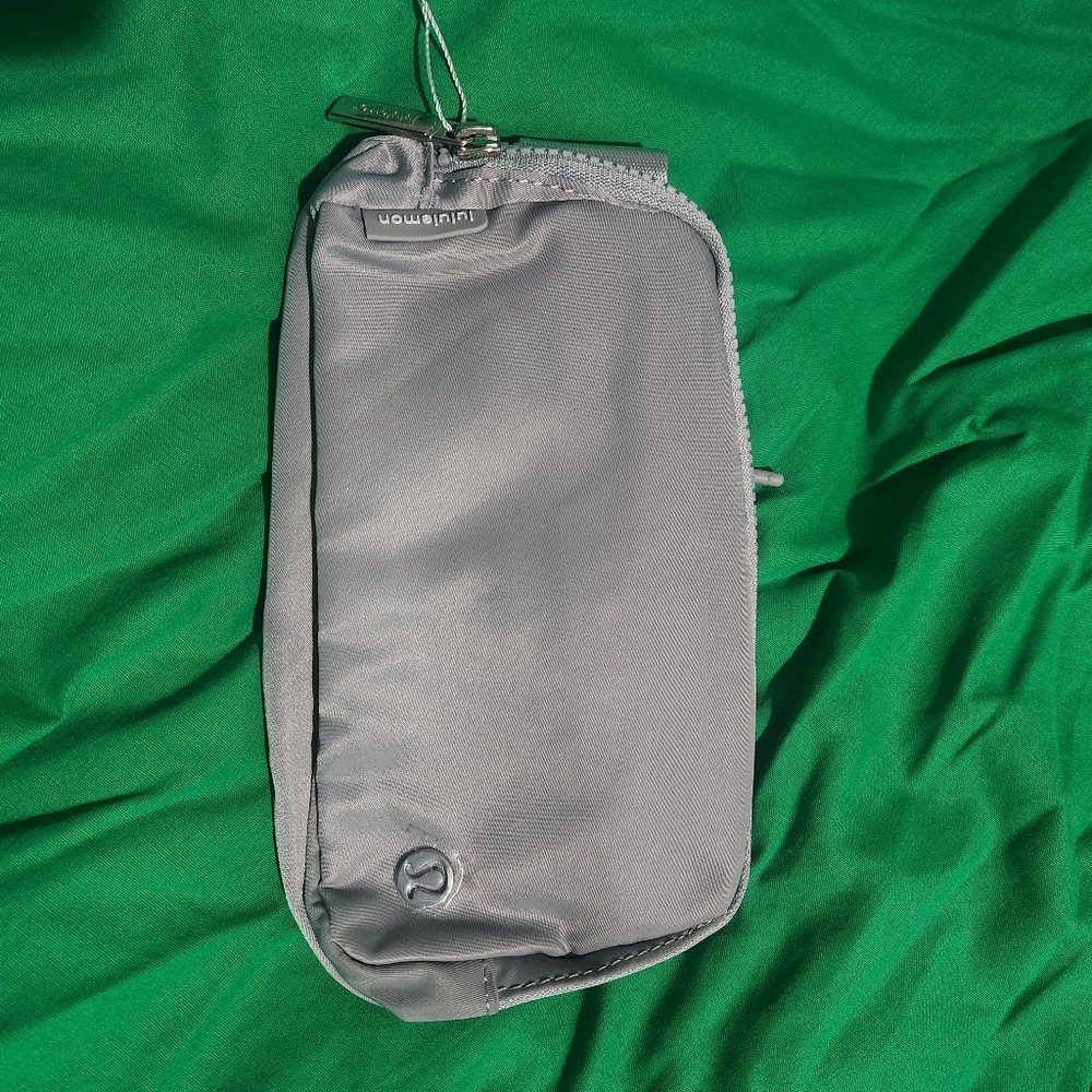 Lululemon Everything Belt Bag